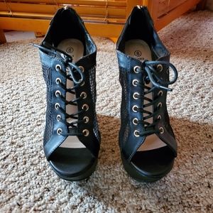 Womens shoes